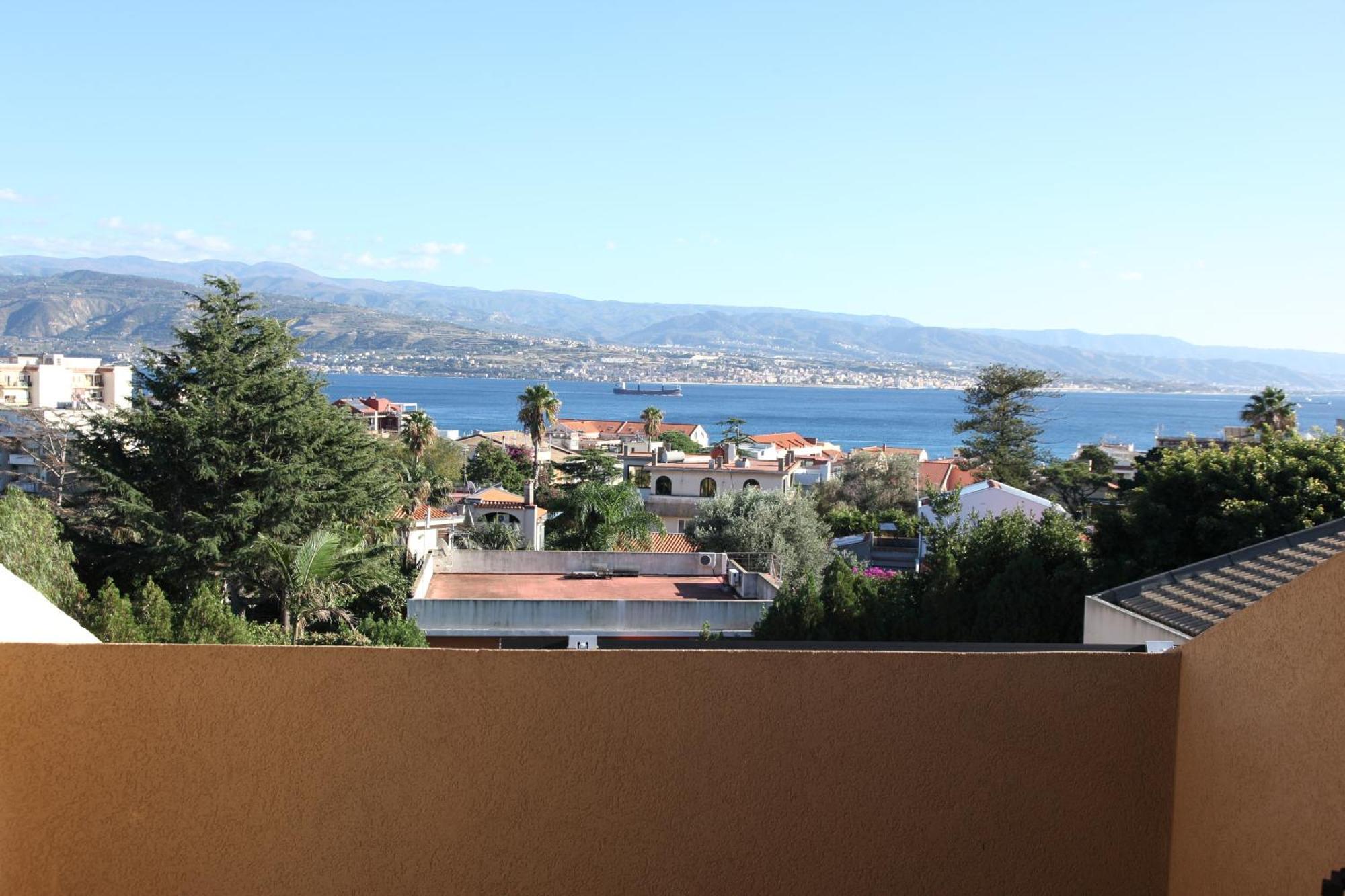 Bed and Breakfast Domus Aurige Messina Esterno foto
